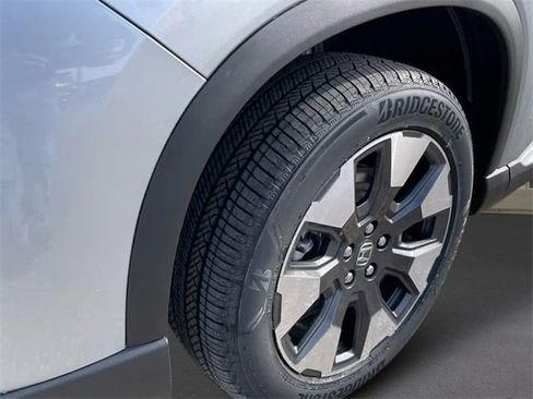 New 2026 Honda Pilot Touring image 9