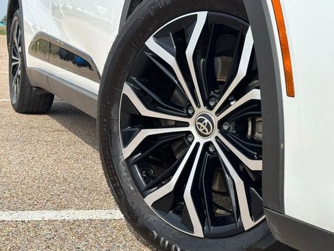 Used 2024 Toyota Crown XLE image 2