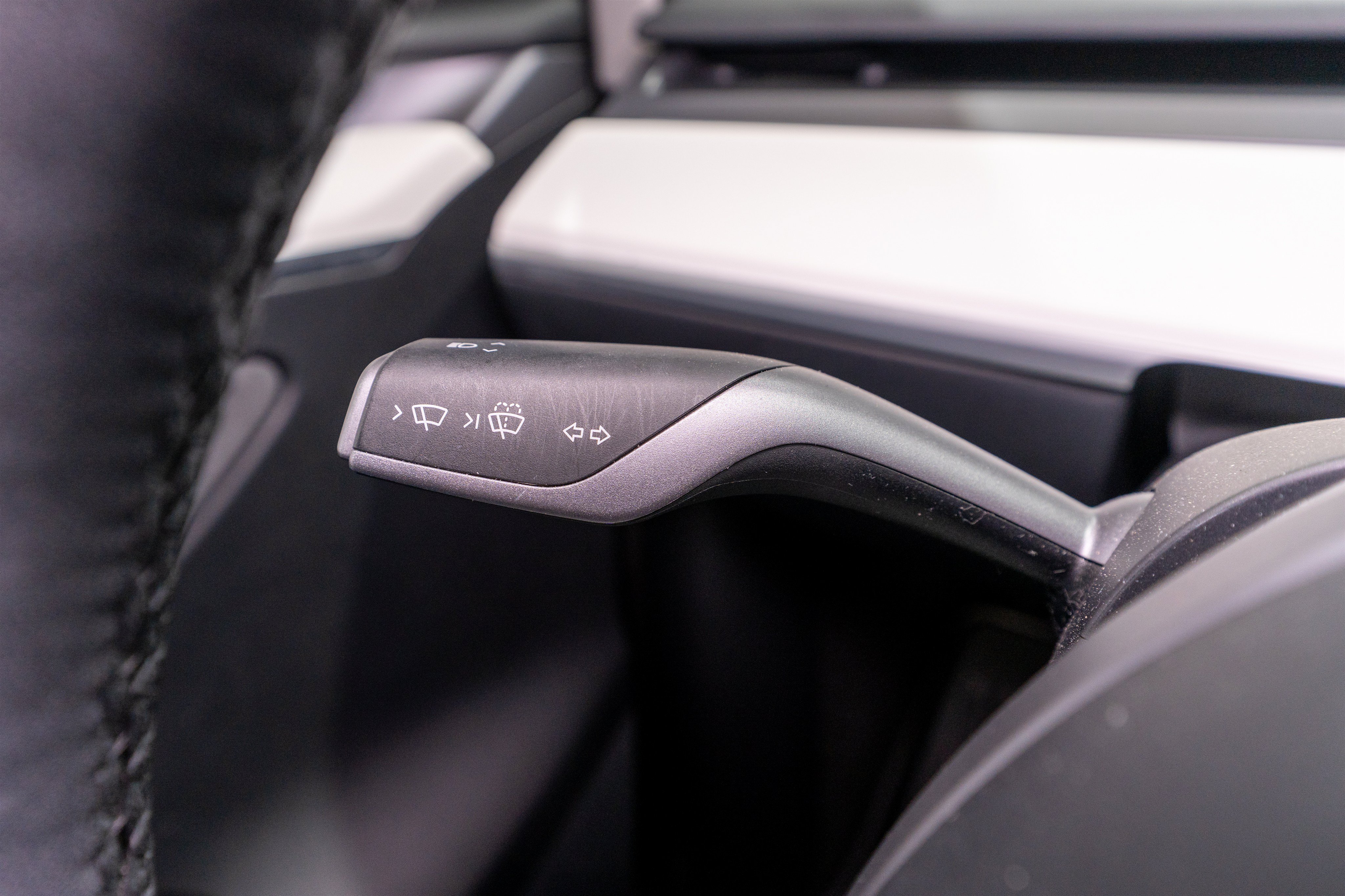 Used 2024 Tesla Model Y Long Range RWD image 27