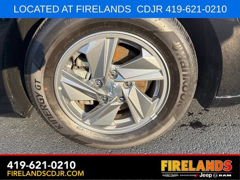 Used 2026 Hyundai Elantra SE FWD image 9