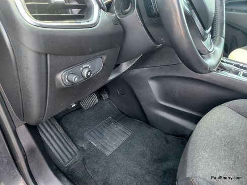 Used 2022 Chevrolet Equinox LT image 28