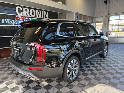 Used 2022 Kia Telluride S image 6