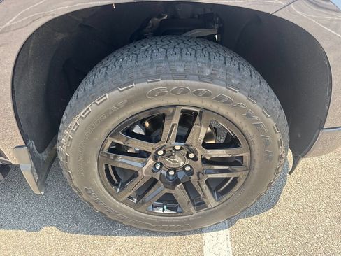 Used 2023 Chevrolet Silverado 1500 RST AWD/4WD image 11