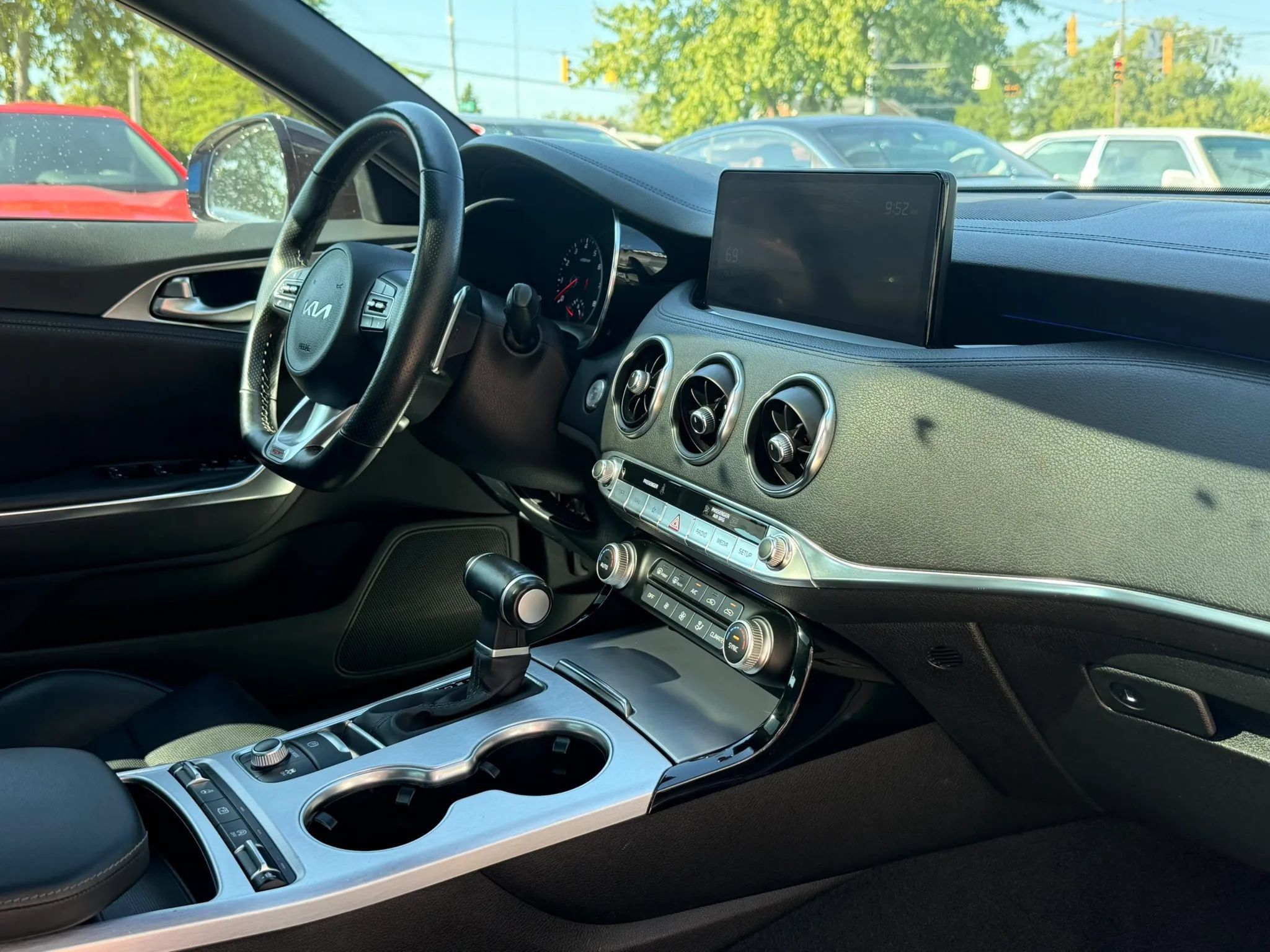 Used 2022 Kia Stinger GT1 AWD/4WD image 13