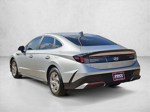 Used 2025 Hyundai Sonata SE image 8