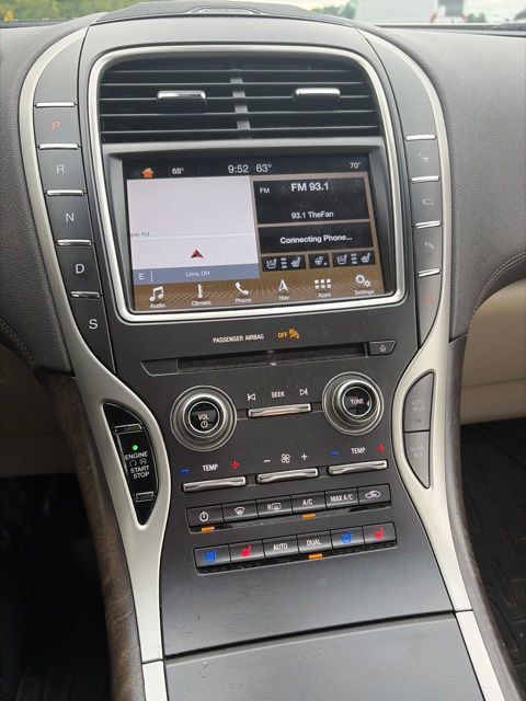 Used 2017 Lincoln MKX Reserve w/ Driver Assistance Package AWD/4WD image 19