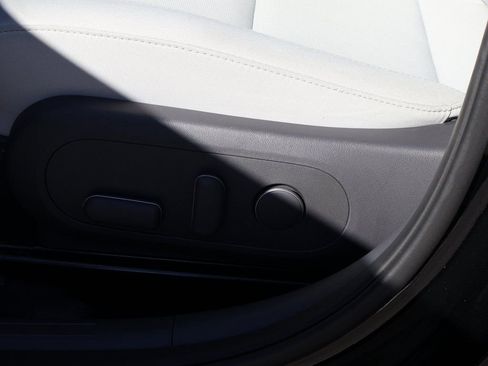 Used 2025 Hyundai Kona SEL image 23