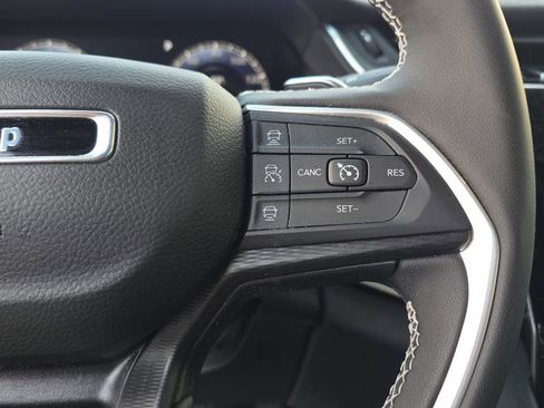 Used 2024 Jeep Grand Cherokee Altitude image 16