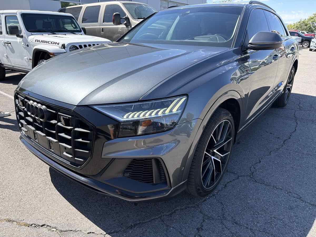 Used 2019 Audi Q8 Prestige w/ Luxury Package AWD/4WD image 9