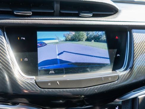 Used 2024 Cadillac XT6 Sport image 33