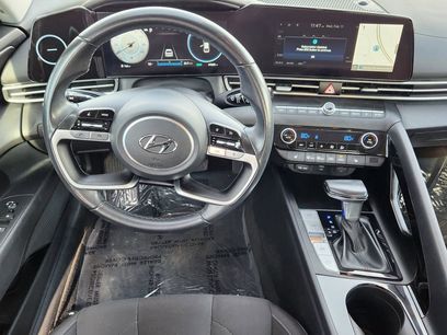 Used 2023 Hyundai Elantra SEL w/ Convenience Package