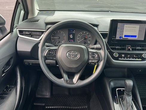Used 2023 Toyota Corolla LE image 9