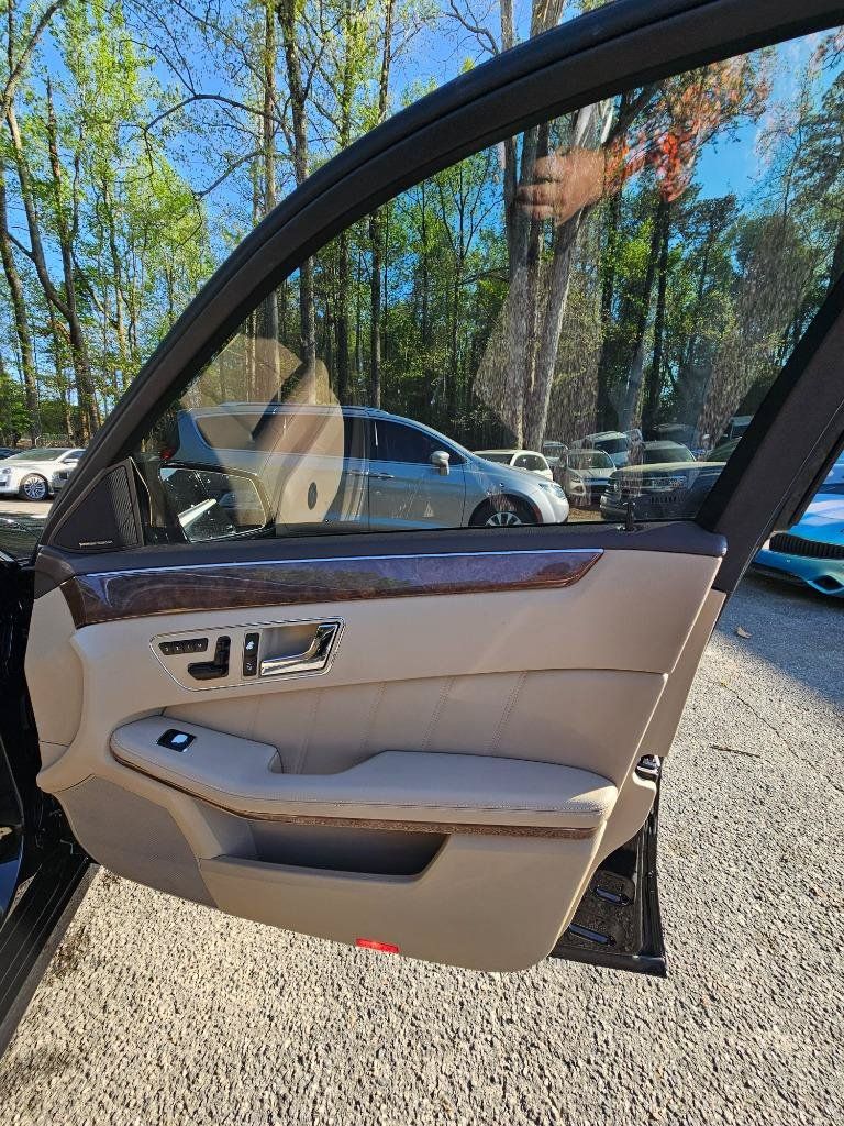 Used 2011 Mercedes-Benz E 350 4MATIC Sedan image 29