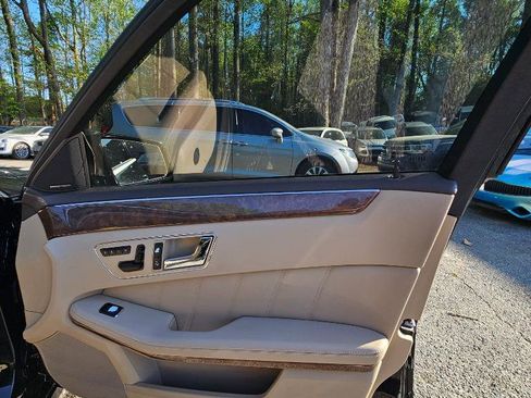 Used 2011 Mercedes-Benz E 350 4MATIC Sedan image 29