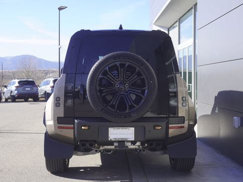 New 2026 Land Rover Defender 110 OCTA image 6