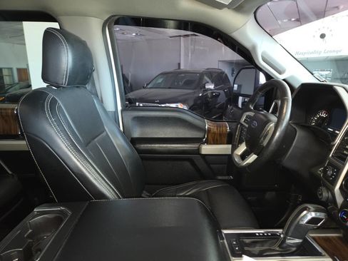 Used 2018 Ford F150 Lariat w/ Equipment Group 502A Luxury AWD/4WD image 32