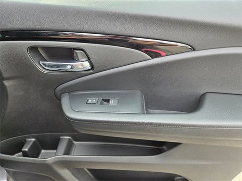 Certified 2022 Honda Pilot Touring image 24