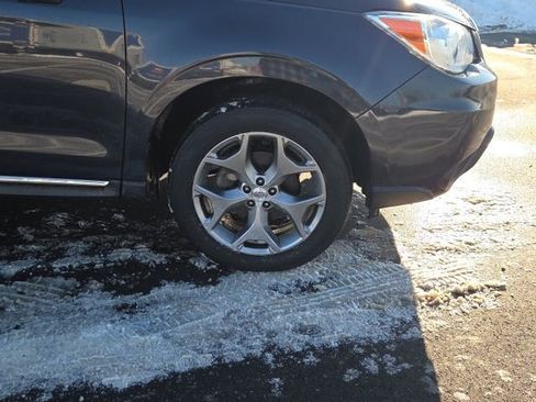 Used 2016 Subaru Forester 2.5i Touring w/ Eyesight & Navigation System image 2