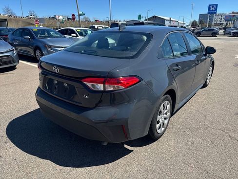 Used 2025 Toyota Corolla LE FWD image 7