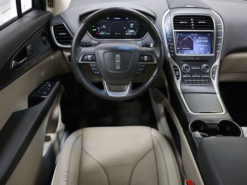Used 2019 Lincoln Nautilus Reserve AWD/4WD image 16