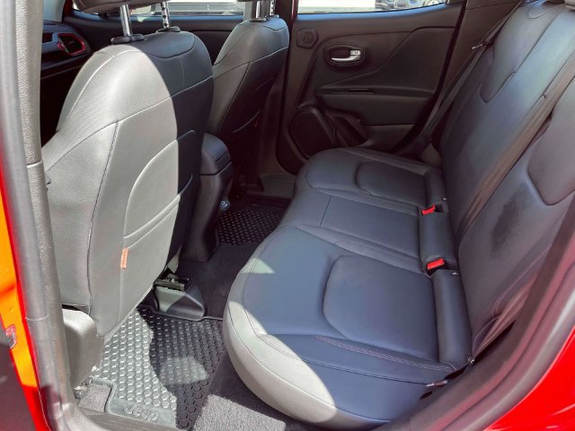 Used 2023 Jeep Renegade Trailhawk w/ Sun/Sound Group AWD/4WD image 18