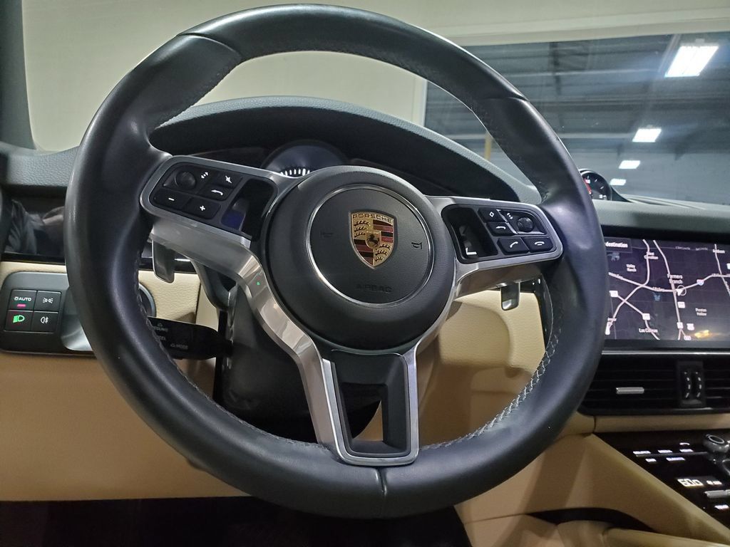 Used 2022 Porsche Cayenne AWD/4WD image 26