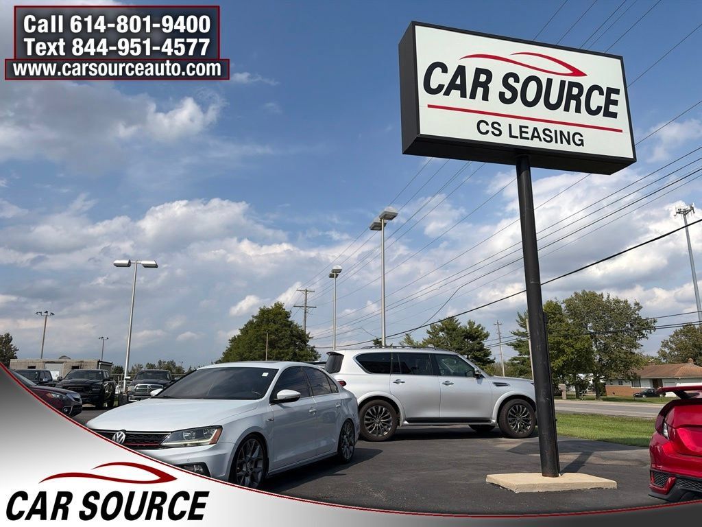 Used 2017 Volkswagen Jetta GLI FWD image 1