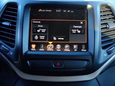 Used 2016 Jeep Cherokee Latitude w/ Cold Weather Group image 15