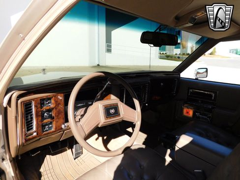 Used 1991 Cadillac Brougham image 21
