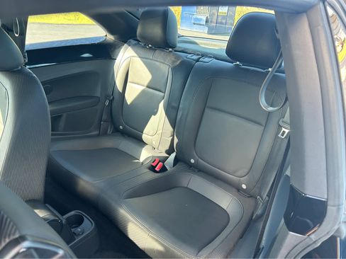 Used 2014 Volkswagen Beetle 2.5 image 9