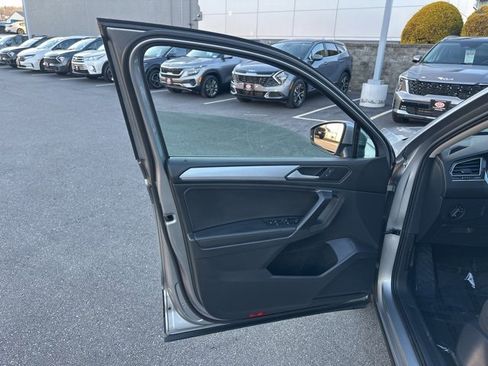 Used 2022 Volkswagen Tiguan S image 28