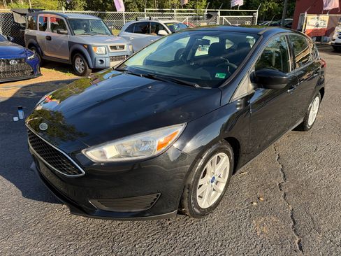 Used 2018 Ford Focus SE image 3