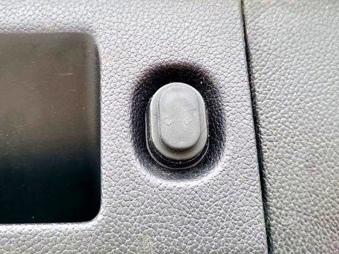 Used 2020 Chevrolet Suburban LT image 9