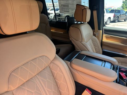 New 2026 Jeep Grand Wagoneer Summit AWD/4WD image 13