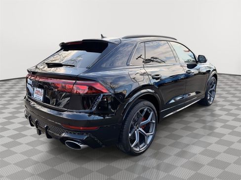 New 2025 Audi RS Q8 performance image 6