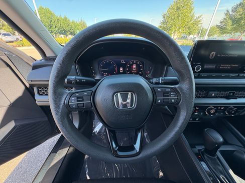 Used 2023 Honda Accord LX image 9