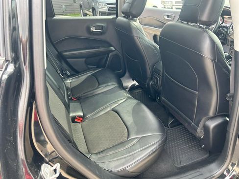 Used 2017 Jeep Compass Latitude w/ Popular Equipment Group AWD/4WD image 15