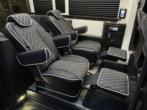 Used 2022 Mercedes-Benz Sprinter 2500 image 4