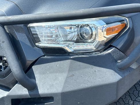 Used 2019 Toyota Tacoma TRD Off-Road AWD/4WD image 50