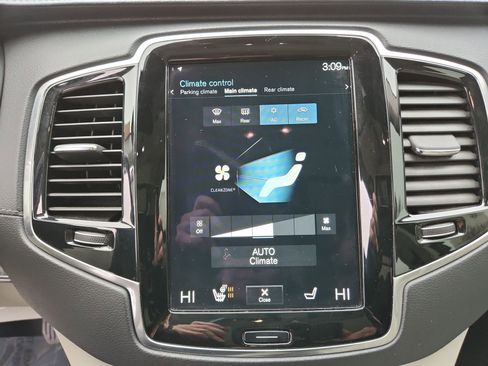 Used 2021 Volvo XC90 T8 Inscription w/ Climate Package image 17