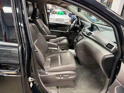 Used 2016 Honda Odyssey Touring Elite image 40