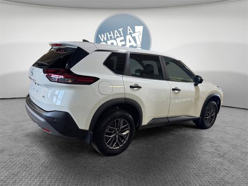 Used 2023 Nissan Rogue S image 3