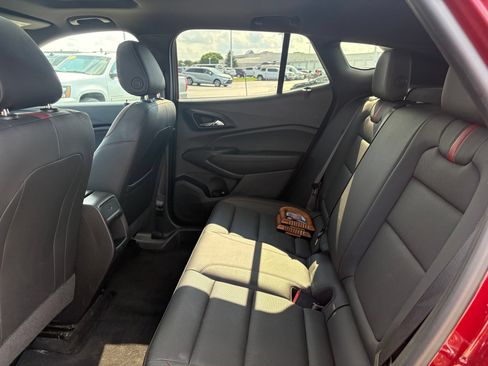 Used 2024 Chevrolet Trax RS w/ Sunroof Package FWD image 15
