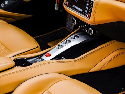 Used 2016 Ferrari California T image 61