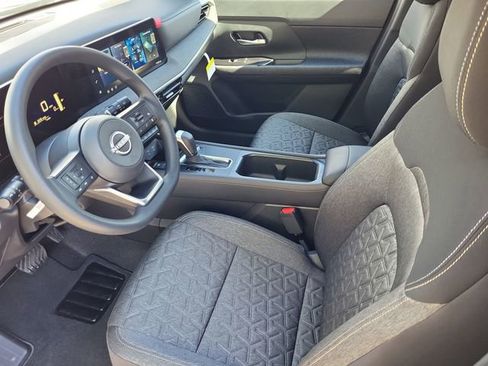 New 2026 Nissan Kicks SV w/ SV Premium Package image 7