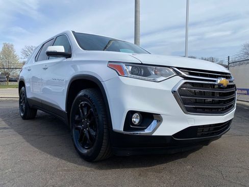 Used 2021 Chevrolet Traverse LT FWD image 32