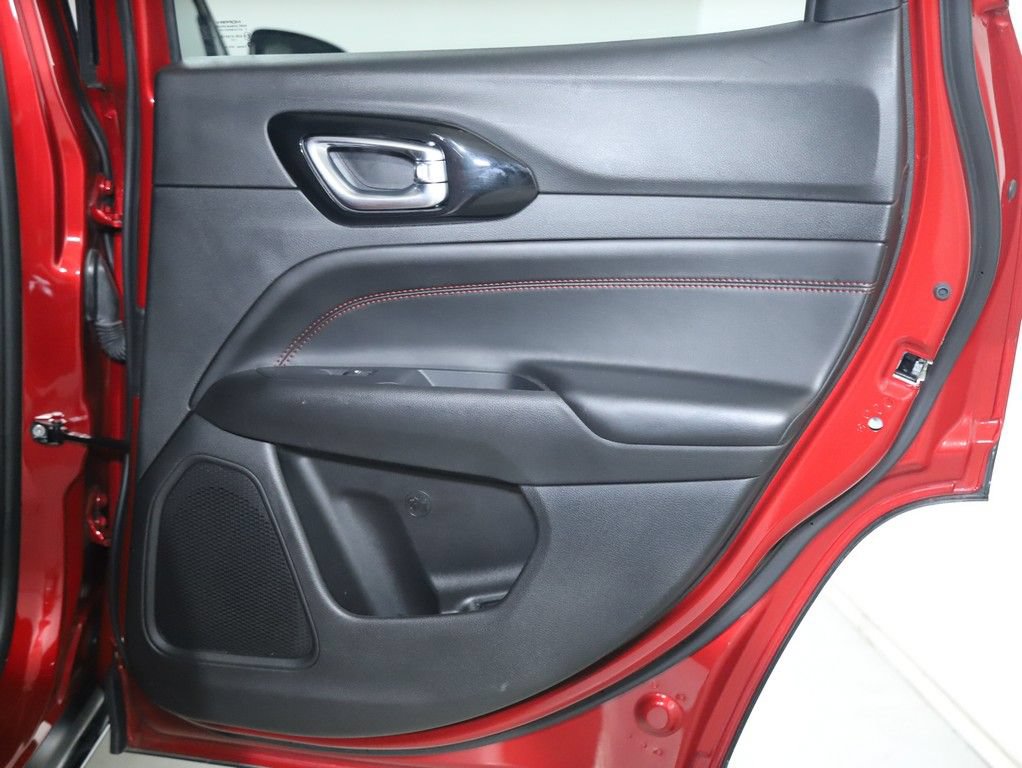 Used 2025 Jeep Compass Trailhawk AWD/4WD image 36