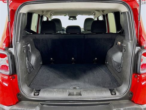 Used 2017 Jeep Renegade Latitude image 24