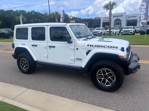 Certified 2025 Jeep Wrangler Unlimited Rubicon w/ Convenience Group AWD/4WD image 3