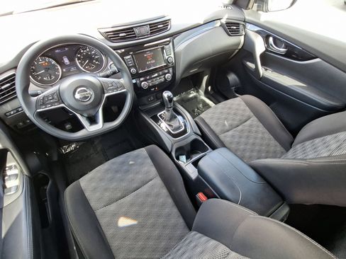 Used 2020 Nissan Rogue Sport SV FWD image 19
